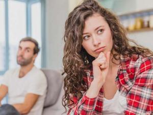 Can a Wife Move Back Into the House if the Divorce Is Not Final?