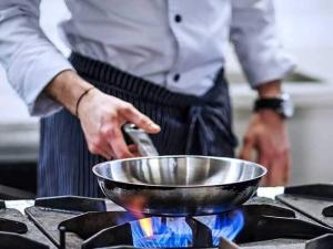How to start a food service business with a ghost kitchen