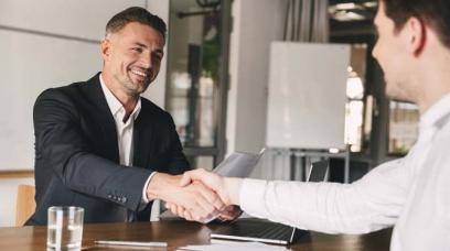 When to use a business contract template instead of a customized business contract